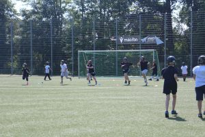 Jugendliche der U16 beim Techniktraining.